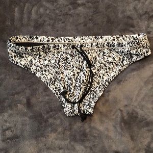 Be Cheeky Lululemon swim bottoms. Size 10.